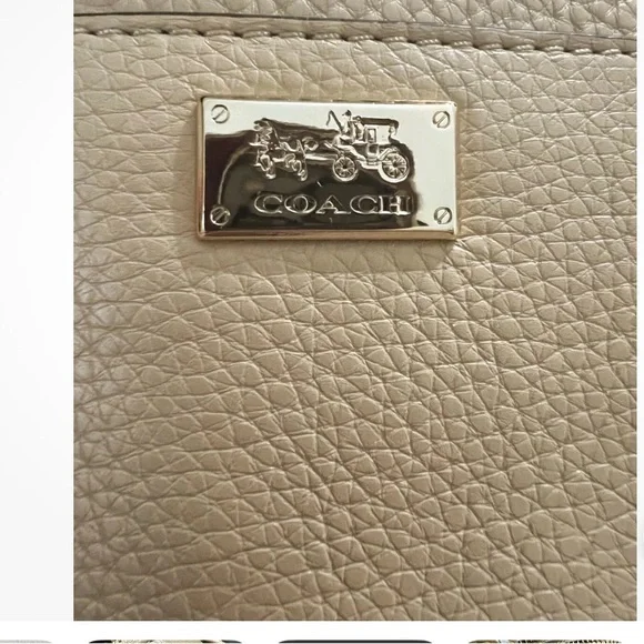 Coach 49992 Madison Leather East West Swingpack In Tan NWOT condition - Picture 3 of 6